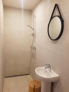 Koupelna v ubytování Hõbekala Guesthouse