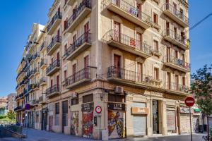 バルセロナにあるCharming & Convenient Apartment Near Plaza Espanyaのギャラリーの写真