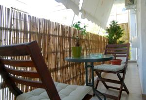 Μπαλκόνι ή βεράντα στο Central & Comfortable, 70m² Apt in Neos Kosmos