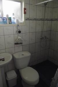 Kylpyhuone majoituspaikassa Hostal Miramar
