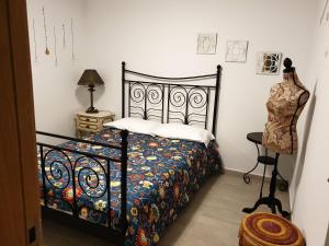 Кровать или кровати в номере Lisbon Hostel Terminal 4