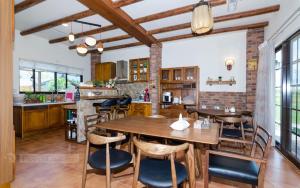 Kuchyň nebo kuchyňský kout v ubytování Celine's B&B