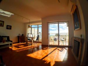 Fotografia z galérie ubytovania 2 bedroom's flat on the beach, City center, 1 line v destinácii Santa Pola
