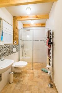 Ein Badezimmer in der Unterkunft Adelinenhof - Ferienapartments, Fasten, Wellness & Gesundheit
