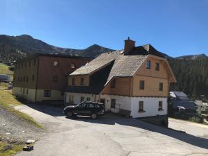Nespecifikovaný výhled na hory nebo výhled na hory při pohledu z aparthotelu