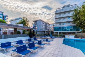 Swimming pool sa o malapit sa Eurhotel