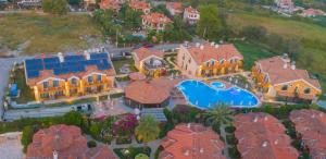 Bazén v ubytování Dalyan Live Spa Hotel nebo v jeho okolí