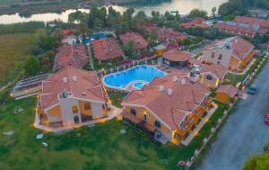 Bazén v ubytování Dalyan Live Spa Hotel nebo v jeho okolí