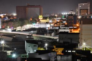 Vista generica su Feira de Santana o vista sulla città dall'interno dell'aparthotel