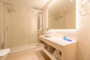 Een badkamer bij Hotel Marsol