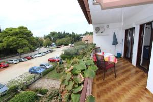Ein Balkon oder eine Terrasse in der Unterkunft Apartments Daria