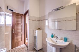 Kúpeľňa v ubytovaní AwesHomeItaly - Lungarno Bellavista Penthouse