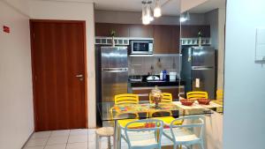Una cocina o zona de cocina en Apartamento na Cobertura do Edf- Setai- Castelo B Temporada