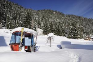 Gasthof Burkert during the winter