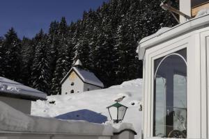 Gasthof Burkert during the winter