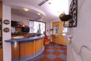 A kitchen or kitchenette at Gasthof Burkert
