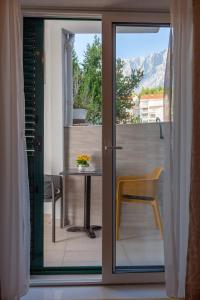 Foto da galeria de Guest House Damir em Makarska