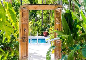 Vườn quanh Parrot Key Hotel & Villas