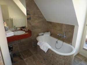 Kylpyhuone majoituspaikassa Krone Langenburg
