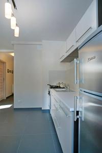 Kuchnia lub aneks kuchenny w obiekcie Apartamenty Pod Izbicą
