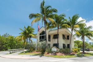 Gallery image of Sunrise Suites Panama Suite #310 in Key West