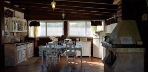 Kuchyňa alebo kuchynka v ubytovaní Country Villa