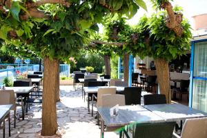Restaurace v ubytování Hôtel La Nartelle
