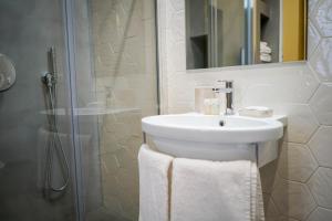 A bathroom at Palazzo Toledano