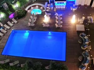 Bazén v ubytování Hotel Nettuno nebo v jeho okolí