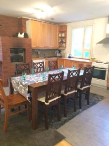 Afbeelding uit fotogalerij van House with private beach in Rautalampi