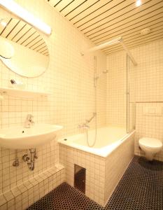 Bathroom sa Alster-Hof