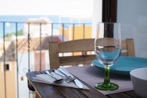 Balkon lub taras w obiekcie La Vila Feliz, gemütliche private Duplex-Ferienwohnung im typischen Fischerhaus mit fantastischem Meerblick