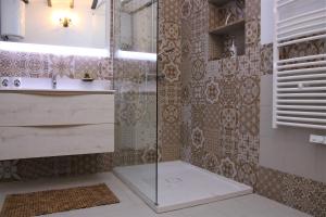 Łazienka w obiekcie La Vila Feliz, gemütliche private Duplex-Ferienwohnung im typischen Fischerhaus mit fantastischem Meerblick