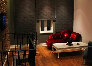 A seating area at Frida Suites