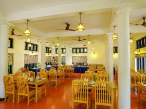 Restaurace v ubytování Hotel Treetop