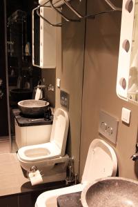 A bathroom at Frida Suites
