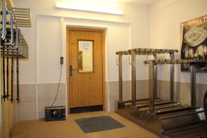The fitness centre and/or fitness facilities at Gasthof Burkert