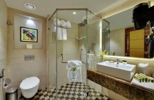 A bathroom at The Fern Residency, Jaipur