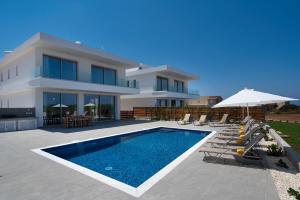 Bazén v ubytování Sea Point Villas nebo v jeho okolí