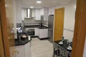 Kuchyňa alebo kuchynka v ubytovaní Apartamento Montes de Oca