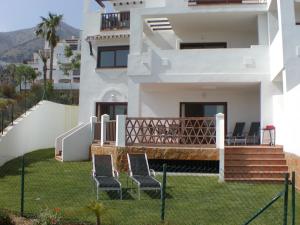 Balkon lub taras w obiekcie 2 Bedroom Apartments on Private Gated Development