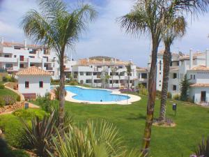 Basen w obiekcie 2 Bedroom Apartments on Private Gated Development lub w pobliżu
