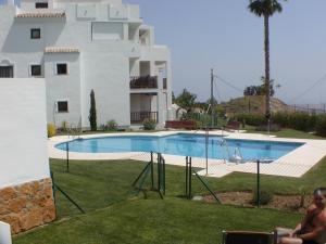Basen w obiekcie 2 Bedroom Apartments on Private Gated Development lub w pobliżu