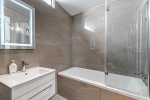 Gallery image of Goldbeaters House in Edgware