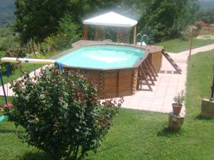 Bazén v ubytovaní Casa Vacanze Santa Cristina alebo v jeho blízkosti