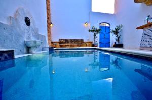 Bazén v ubytování Chapel 5 Boutique Suites B&B nebo v jeho okolí