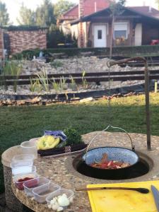 Ảnh trong thư viện ảnh của Barna Bár Ètterem&Resting place ở Tetélen