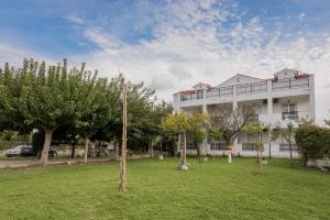 Φωτογραφία από το άλμπουμ του Yiota Studios  στις Αλυκές