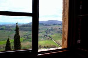 O vedere generală la munți sau o vedere la munte luată de la acest B&B