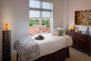 Postel nebo postele na pokoji v ubytování Biltmore Hotel Miami Coral Gables